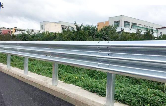 导致高速护栏损坏的因素有哪些？