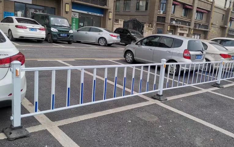 城市护栏在城市中起着非常重要的作用