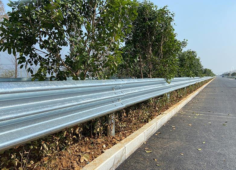 波形护栏的安装与施工方法